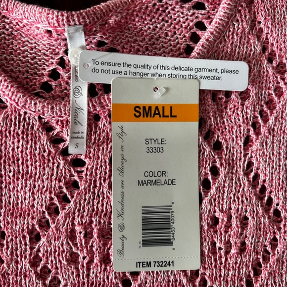 Leo & Nicole Sweater - Picture 6 of 6